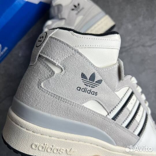 Кроссовки Adidas