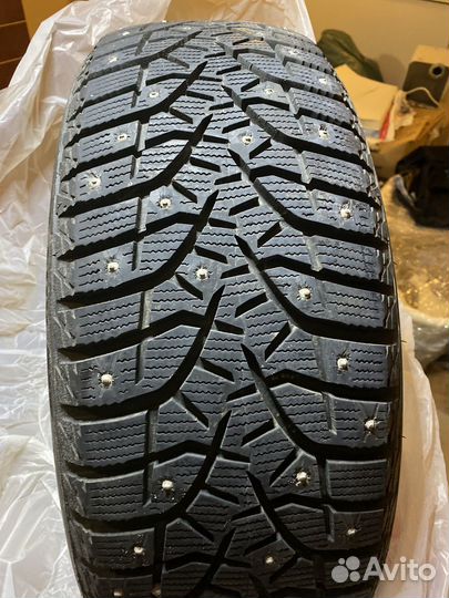 Bridgestone Blizzak Spike-02 SUV 225/55 R18