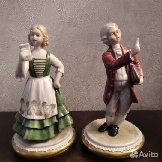 Статуэтка фарфоровая из европы