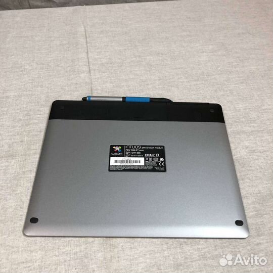 Wacom intuos PEN & touch medium CTH-680