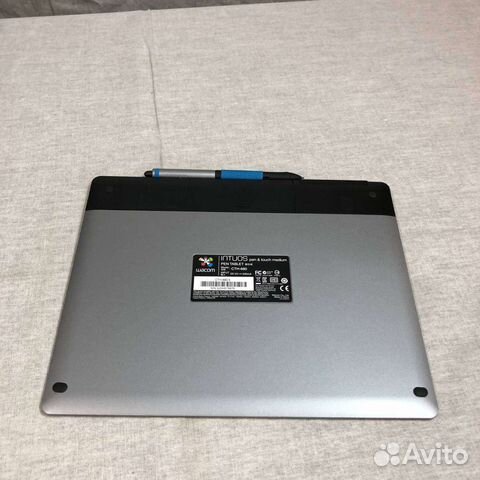 Wacom intuos PEN & touch medium CTH-680