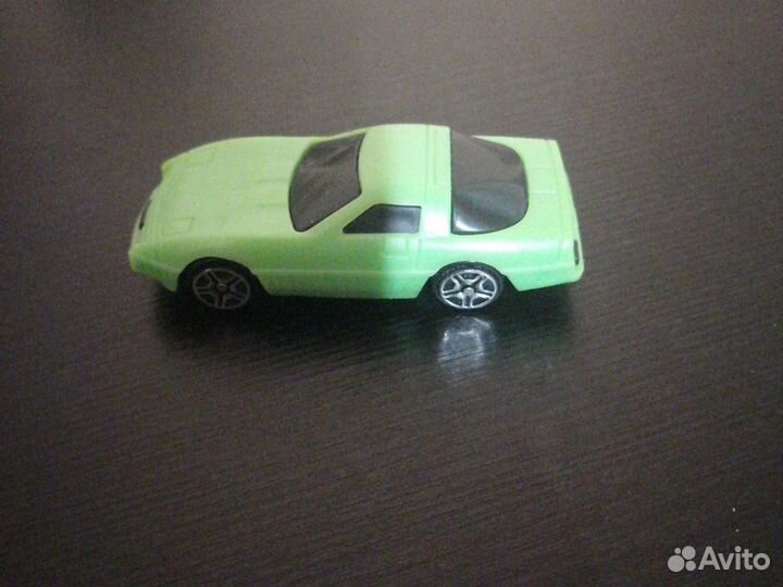 Машинка салатовая