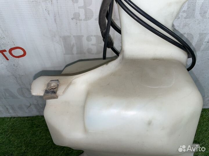 Бачок стеклоомывателя Cadillac Escalade GMT900