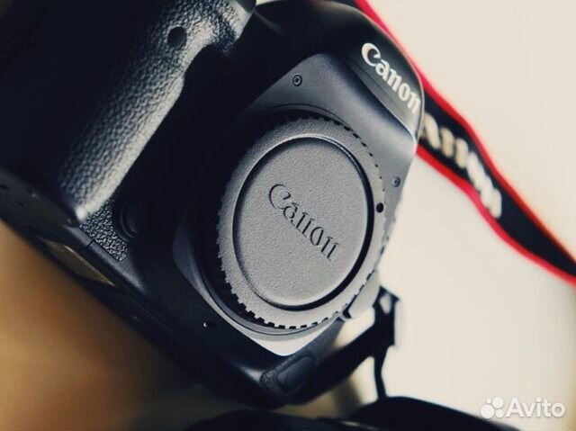 Зеркальный фотоаппарат Canon EOS 5D Mark IV