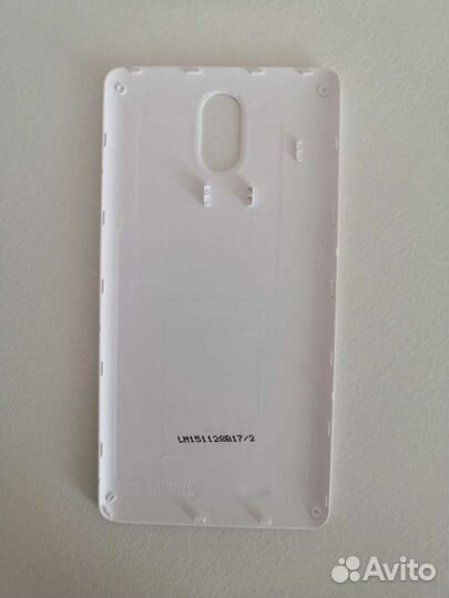 Задняя панель телефона