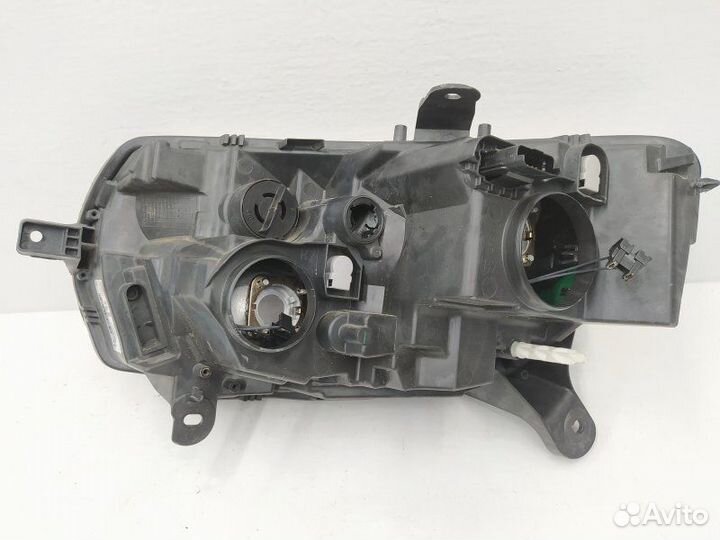 Фара правая Renault Sandero 2011