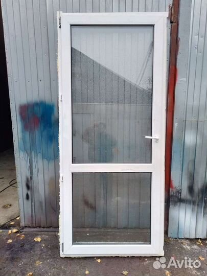 Дверь пластиковая