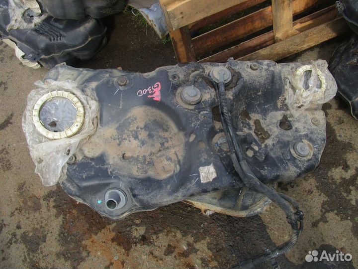 Бак топливный Lexus GS300