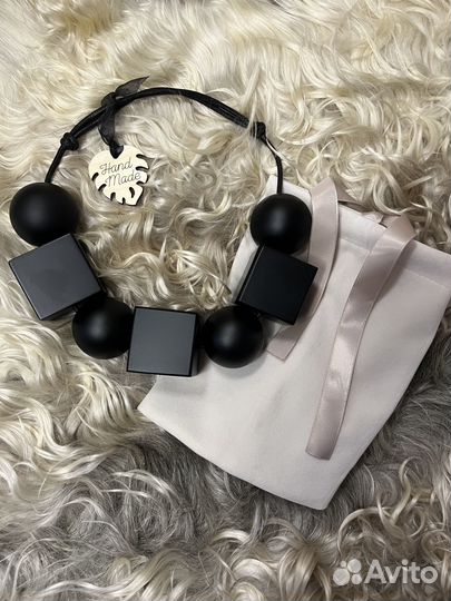 Колье из дерева