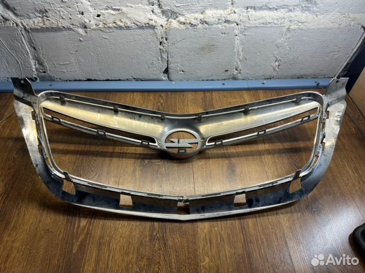 Решетка радиатора передняя Opel Mokka 1 2014