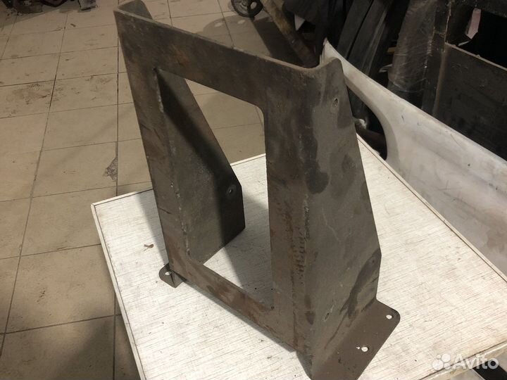 Кронштейн передней стенки кузова самосвала