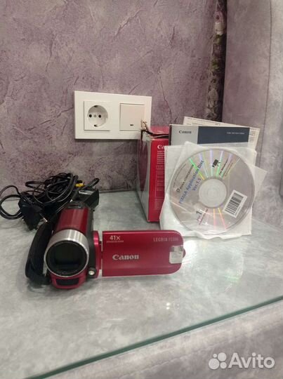 Видеокамера canon