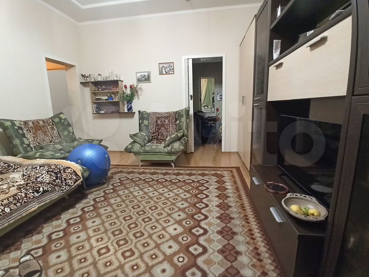 2-к. квартира, 74 м², 1/1 эт.