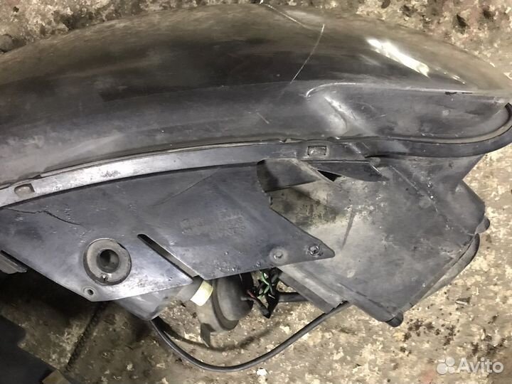 Передние фары Volkswagen Passat B6