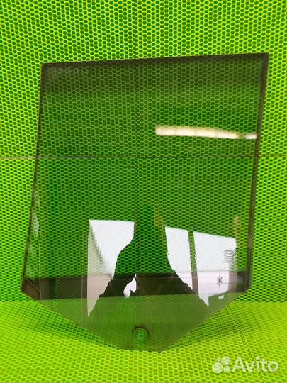 Стекло двери заднее правое Land Rover Range Rover