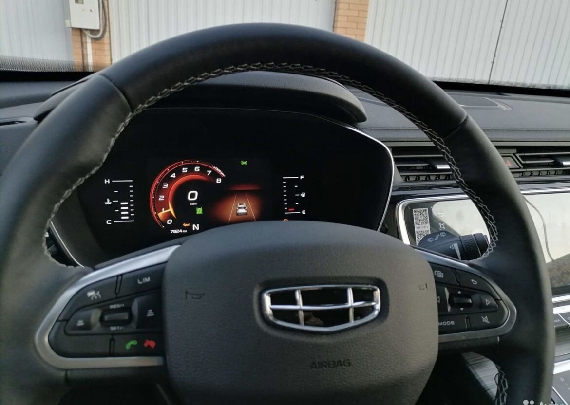 Geely Atlas Pro: фото владельца