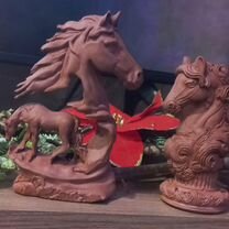 Гипсовые статуэтки лошади