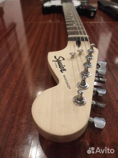 Электрогитара fender squier mustang