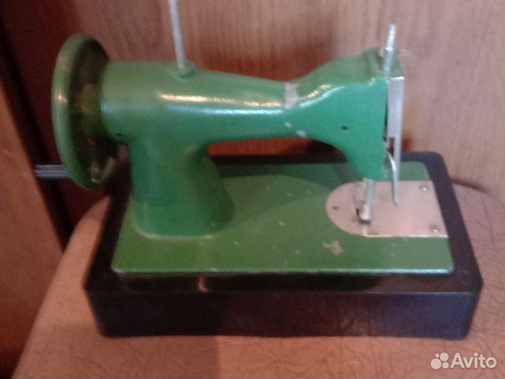 Детская швейная машинка