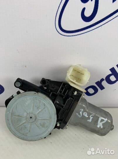 Мотор стеклоподъемника задний правый Nissan