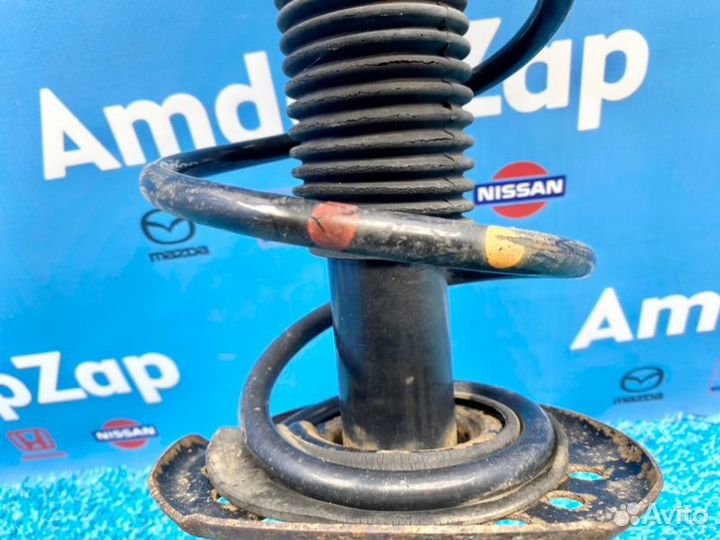 Стойка передняя правая Nissan Juke F15 1.6 2011