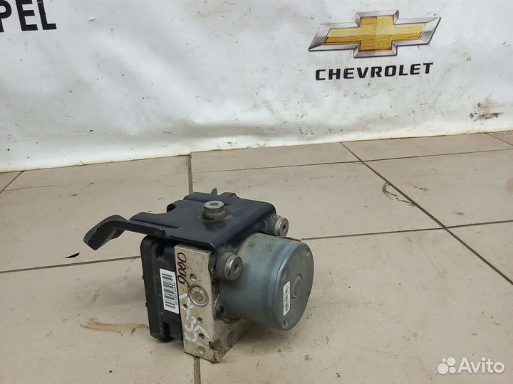 Блок ABS Hyundai ix35 2.0 G4NA