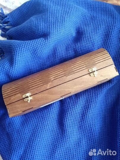 Деревянная шкатулка