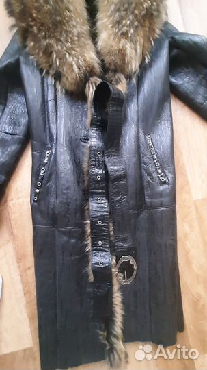 Дубленка с мехом енота
