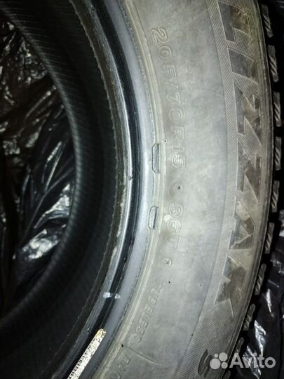 Bridgestone Blizzak Spike-01 205/70 R15