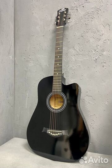 Гитара черная