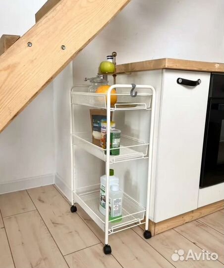 Этажерка на колесиках