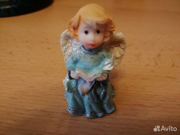 Светильник и фигурки