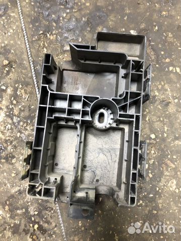 Площадка блока предохранителей Opel Astra J