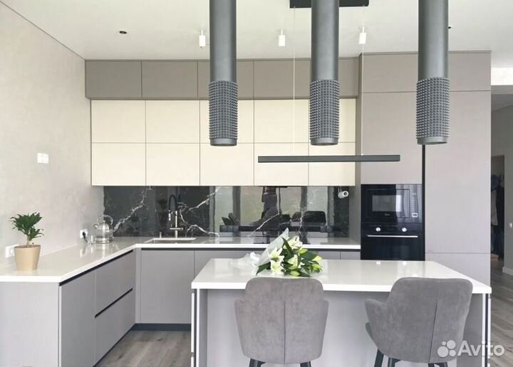 Кухня на заказ угловая