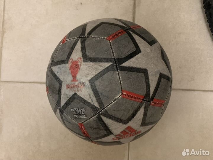 Футбольный мяч adidas лига чемпионов 2021