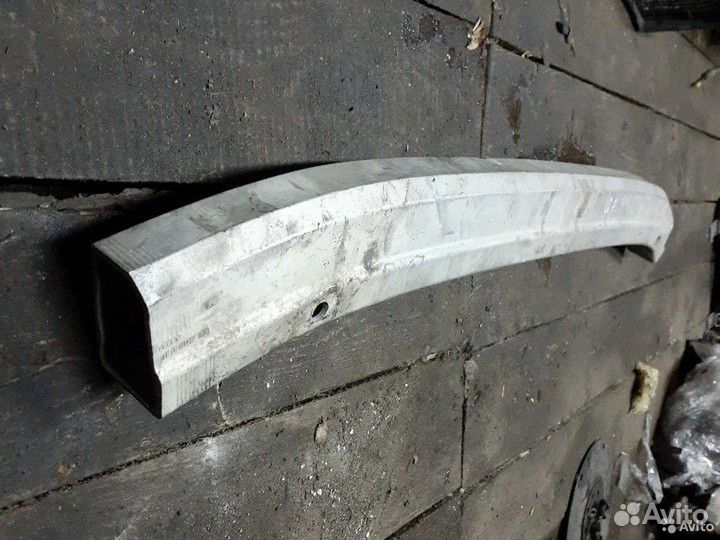 Усилитель переднего бампера Audi Q7 4L