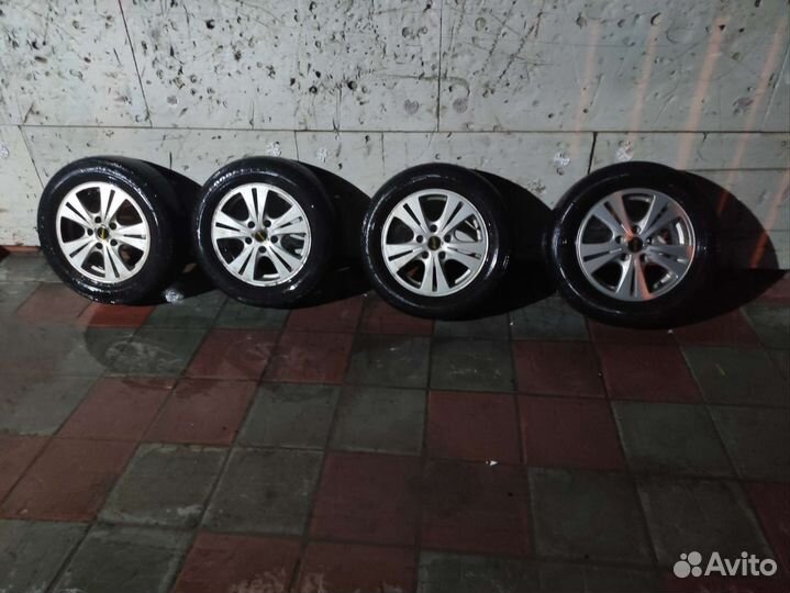 Колеса toyota isis r15(114.3) резина идеал