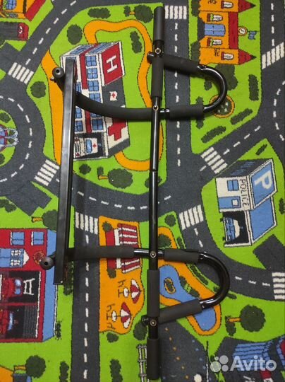 Турник настенный