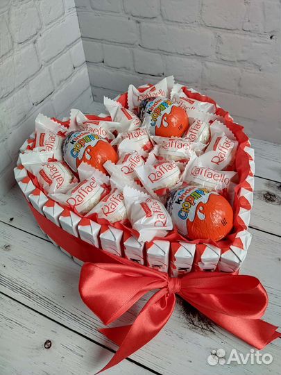 Сладкий букет из киндеров и Раффаэлло