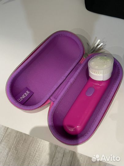 Щетка для очищения лица