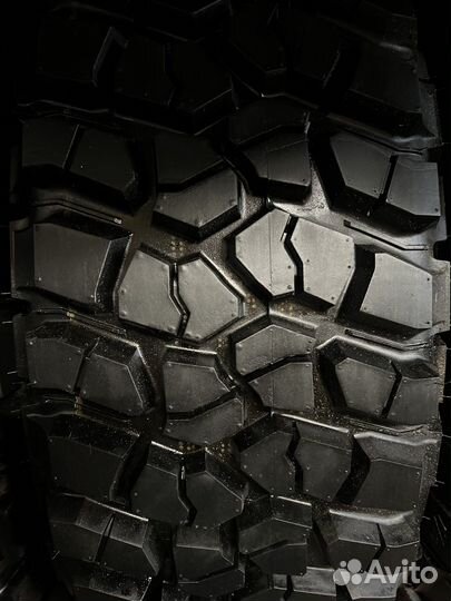Bfgoodrich Mud-Terrain T/A KM2 255/75 R17