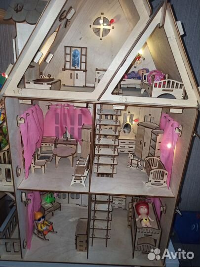 Домик кукольный деревянный