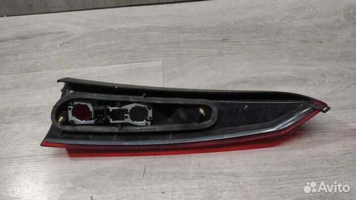 Фонарь задний левый Volvo V70