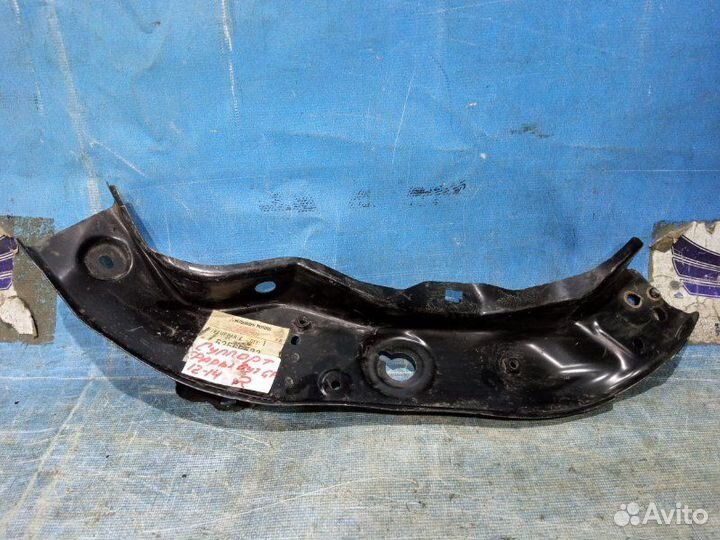 Суппорт правый Mitsubishi Outlander 3 3 2012