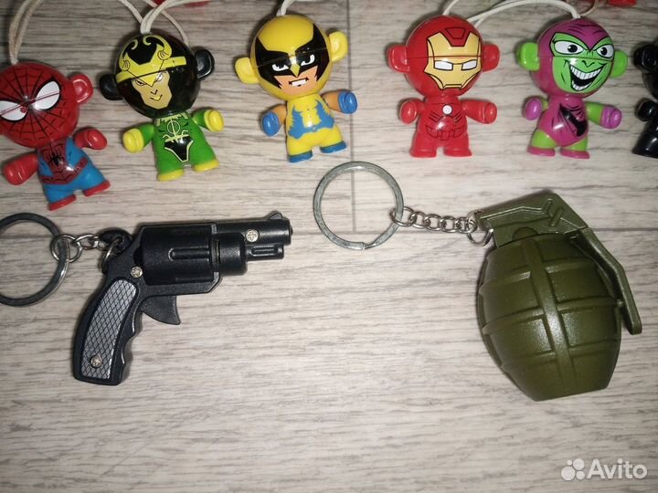 Брелки, украшения для рюкзака, супер герои, киндер