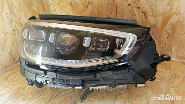 Фара правая W223