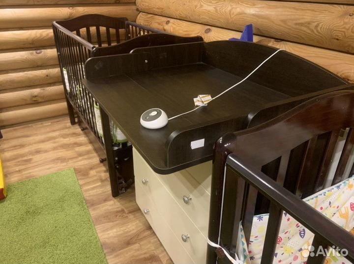 2 Кроватки и комод с пелинальным столиком