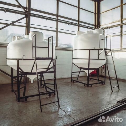 Емкости с полным сливом конусные