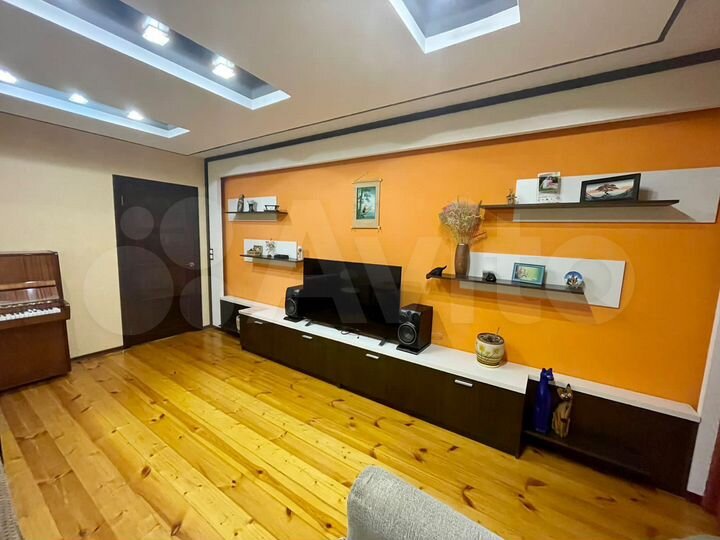 3-к. квартира, 70,2 м², 2/5 эт.