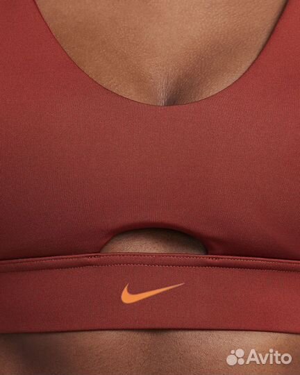 Спортивный топ бра Nike Indy Plunge Cutout